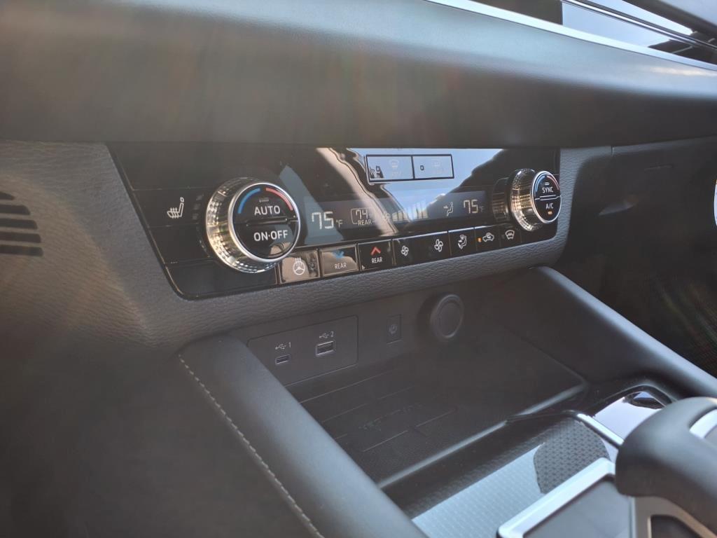new 2025 Mitsubishi Outlander PHEV car, priced at $40,690