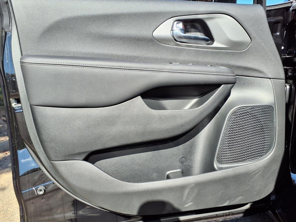 new 2026 Chrysler Voyager car