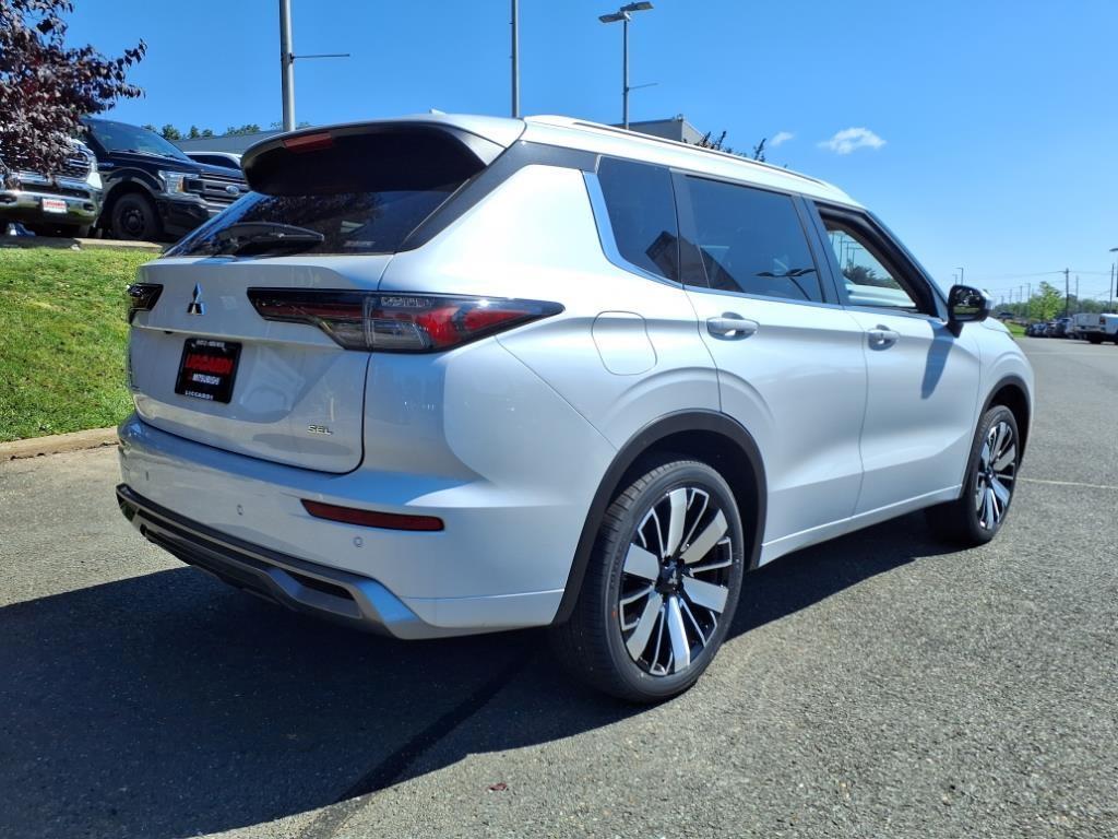 new 2025 Mitsubishi Outlander car, priced at $40,490