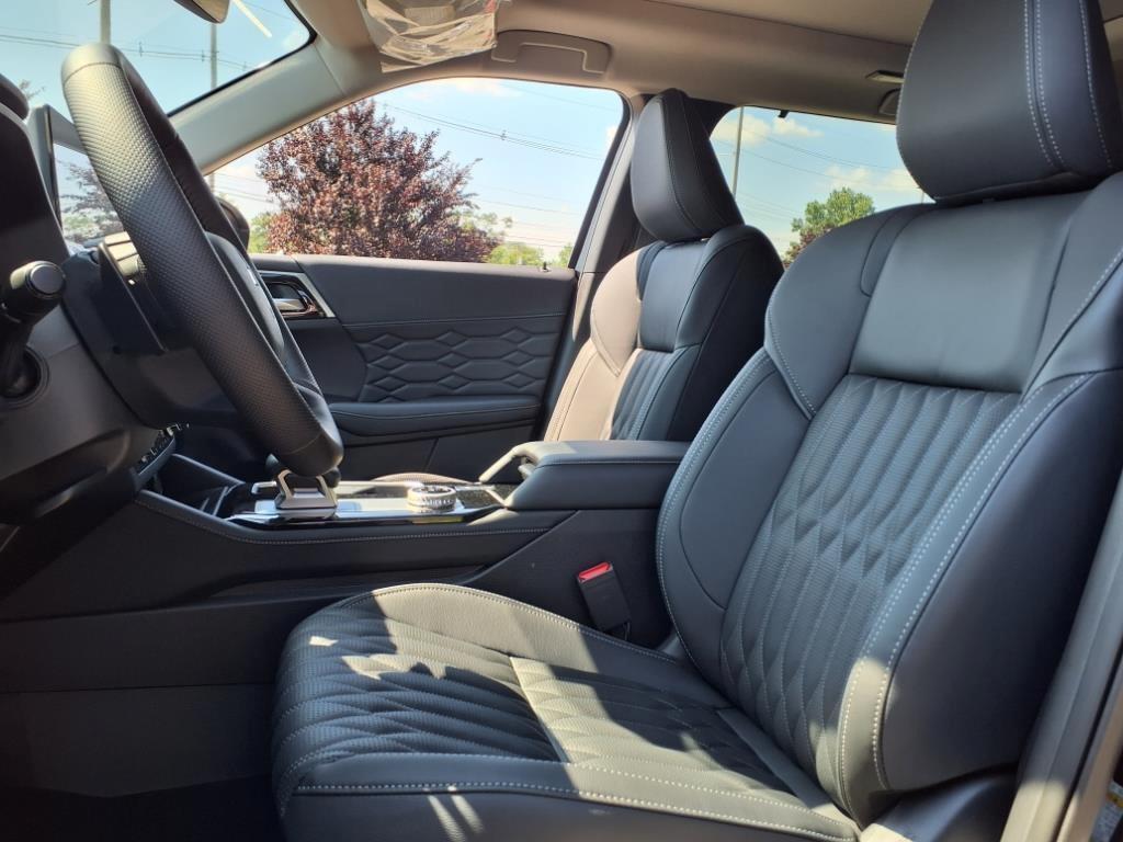 new 2025 Mitsubishi Outlander car, priced at $34,990