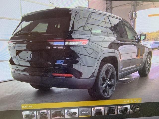 used 2022 Jeep Grand Cherokee car, priced at $29,990