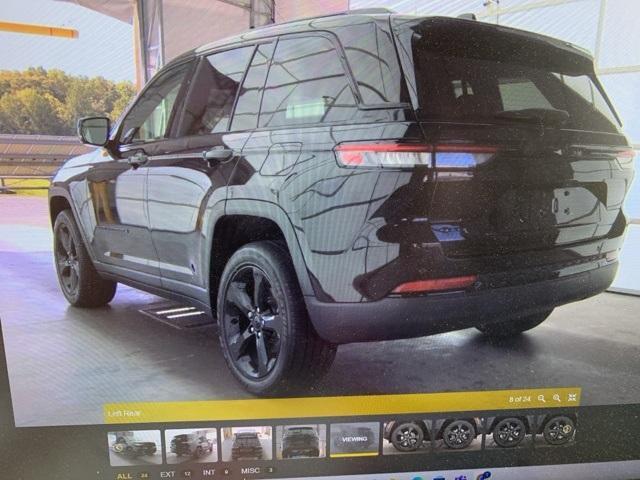 used 2022 Jeep Grand Cherokee car, priced at $29,990