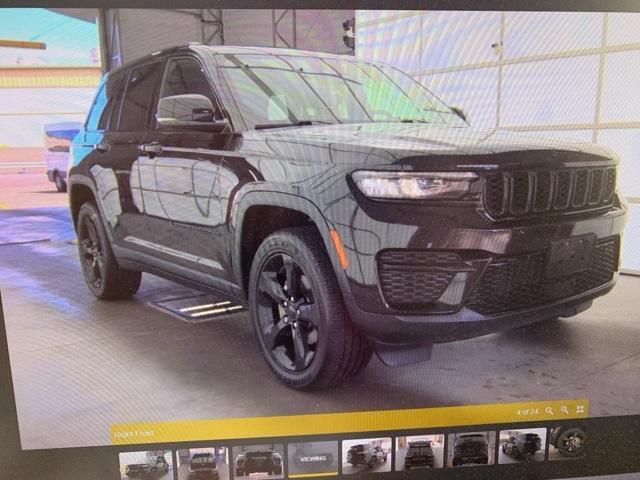 used 2022 Jeep Grand Cherokee car, priced at $29,990
