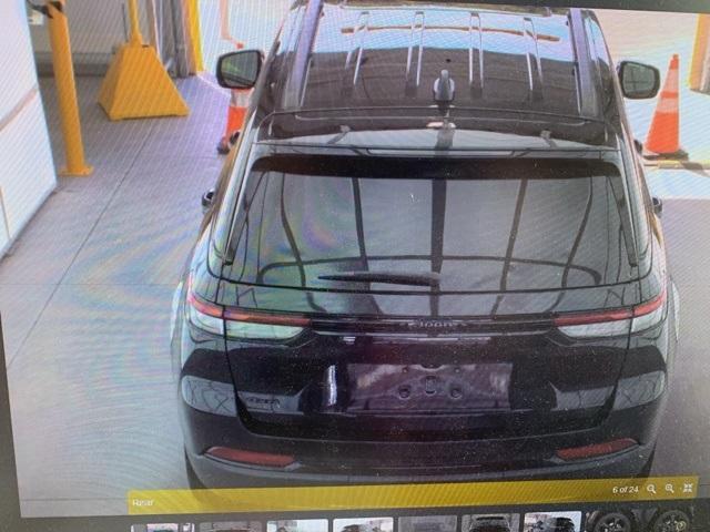 used 2022 Jeep Grand Cherokee car, priced at $29,990