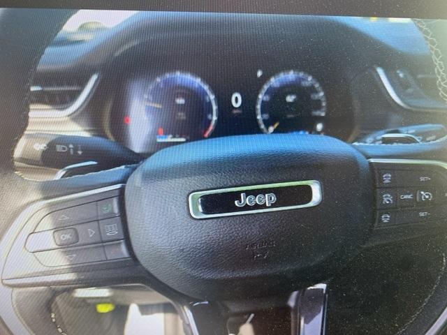 used 2022 Jeep Grand Cherokee car, priced at $29,990