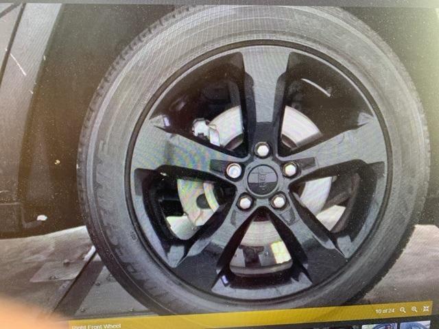 used 2022 Jeep Grand Cherokee car, priced at $29,990