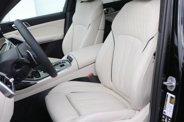 new 2026 BMW X7 car, priced at $102,725