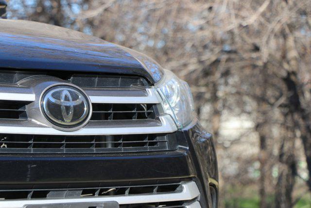 used 2019 Toyota Highlander car, priced at $28,991