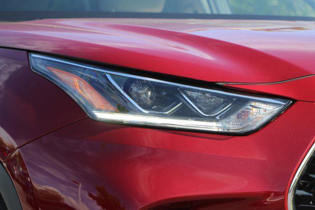 used 2022 Toyota Highlander Hybrid car, priced at $39,991