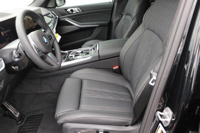 new 2026 BMW X7 car, priced at $102,125