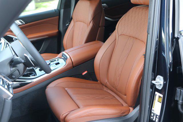 new 2026 BMW X7 car, priced at $100,805