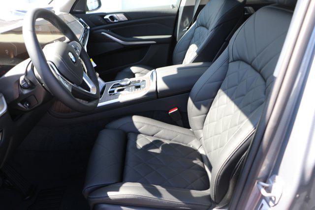 new 2026 BMW X7 car, priced at $95,925