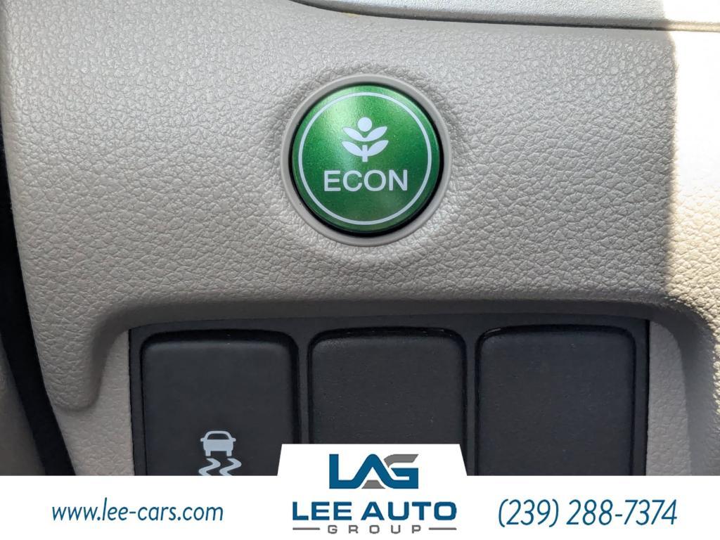 used 2013 Honda CR-V car, priced at $8,000