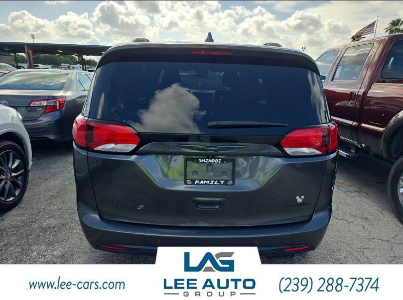 used 2018 Chrysler Pacifica car