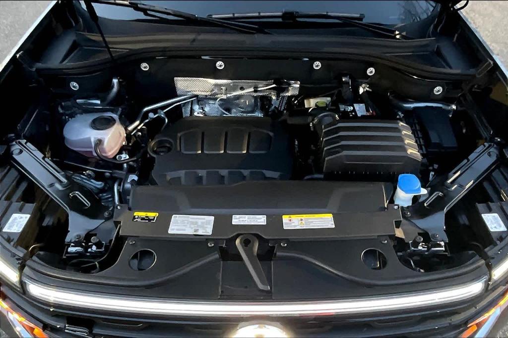 new 2025 Volkswagen Atlas car, priced at $50,714