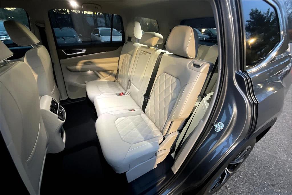 new 2025 Volkswagen Atlas car, priced at $50,714
