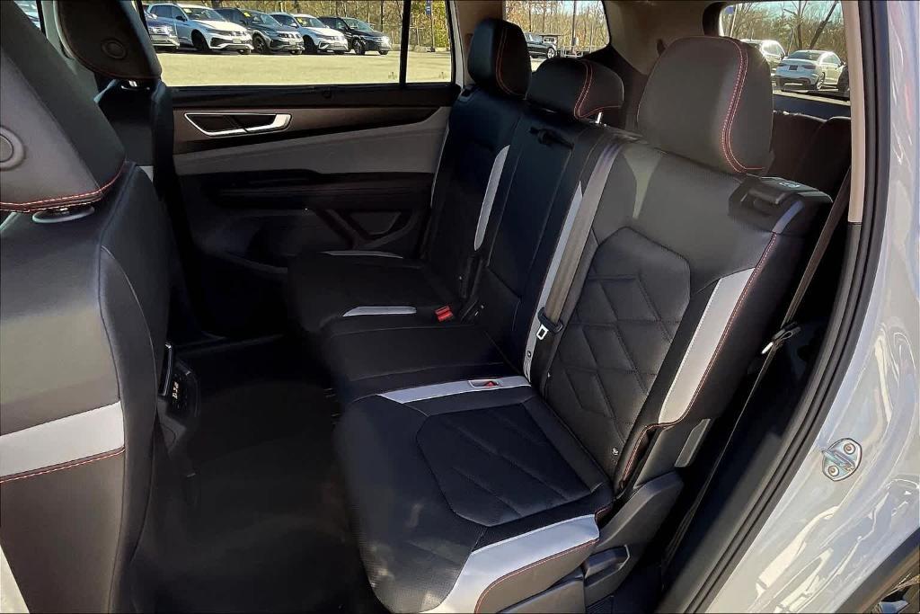 new 2025 Volkswagen Atlas car, priced at $43,773
