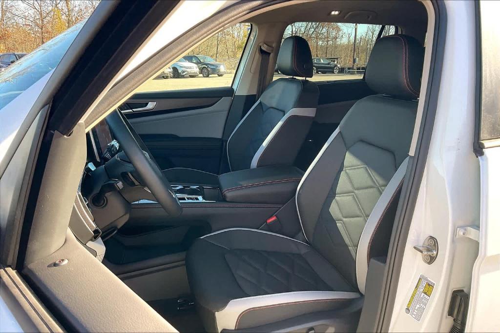 new 2025 Volkswagen Atlas car, priced at $43,773