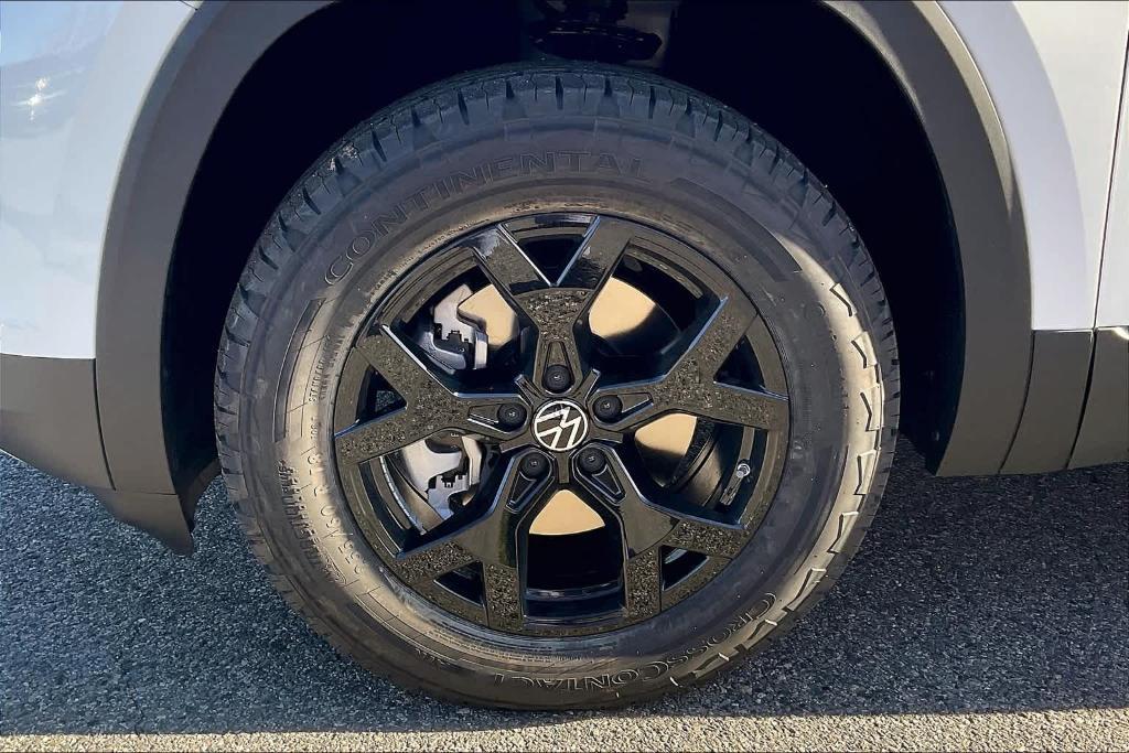 new 2025 Volkswagen Atlas car, priced at $43,773