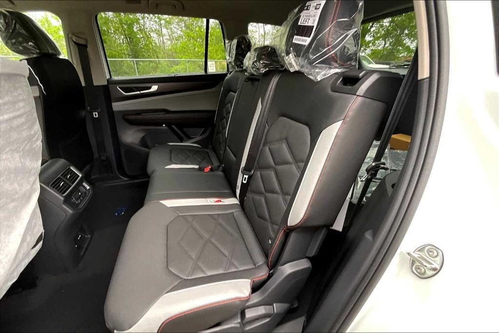 new 2025 Volkswagen Atlas car, priced at $44,769