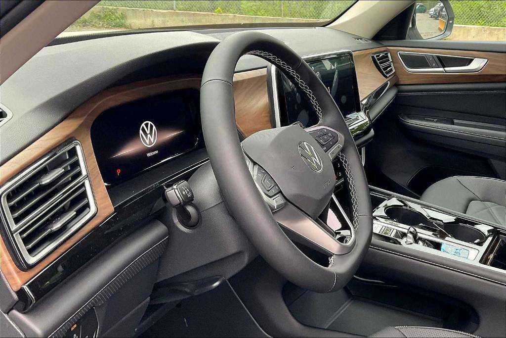 new 2025 Volkswagen Atlas car, priced at $42,828