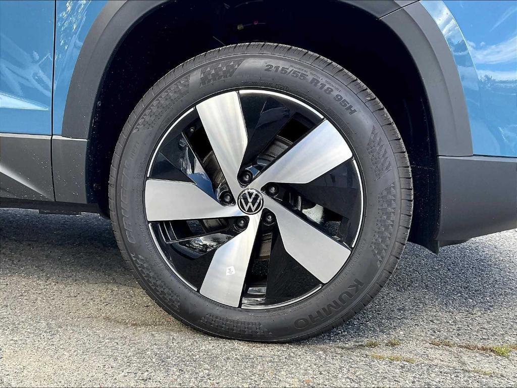 new 2025 Volkswagen Taos car, priced at $28,338