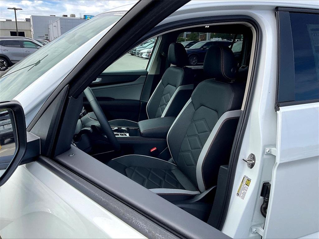 new 2026 Volkswagen Atlas car, priced at $50,681