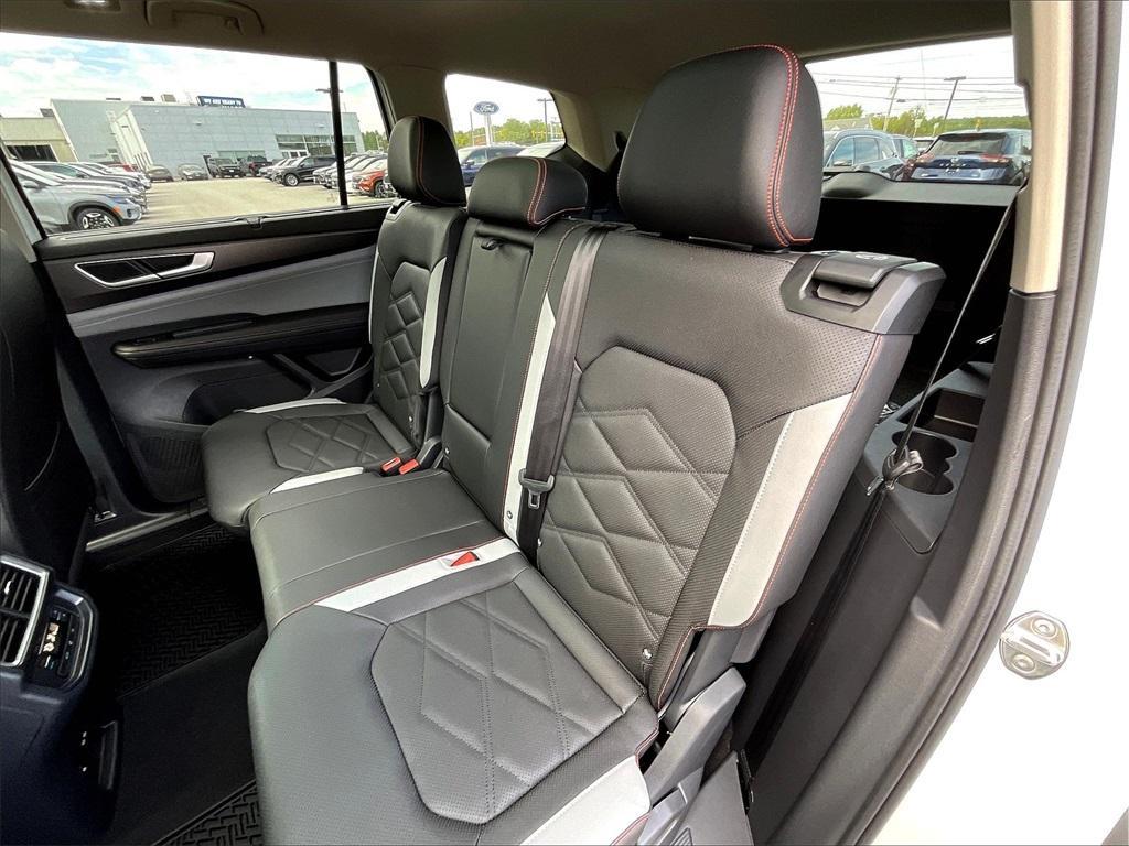 new 2026 Volkswagen Atlas car, priced at $50,681