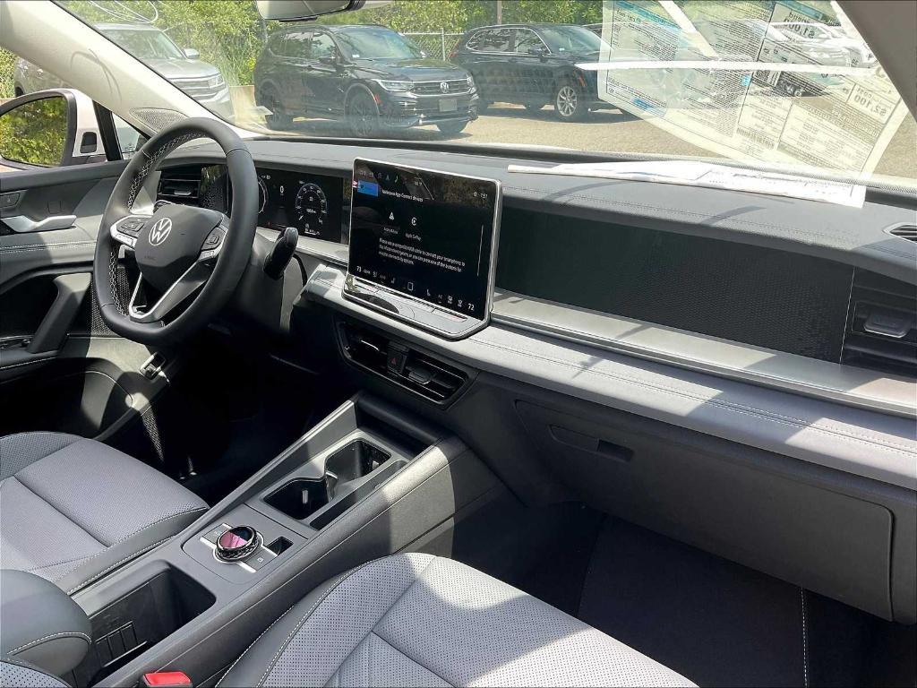 new 2025 Volkswagen Tiguan car, priced at $33,618