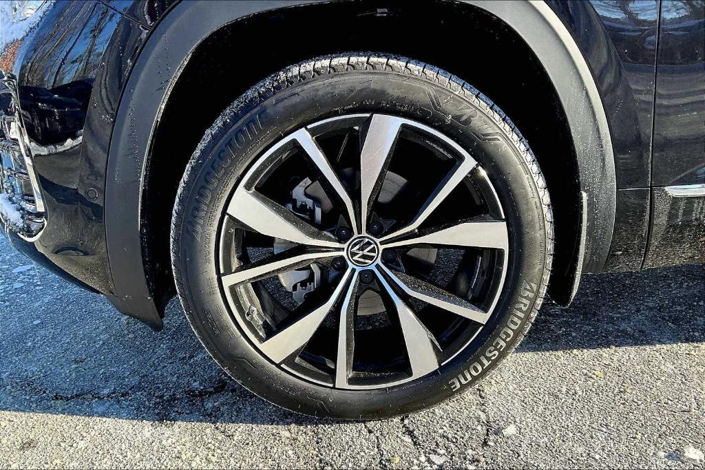 new 2025 Volkswagen Atlas Cross Sport car, priced at $50,838