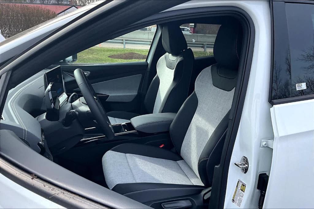 new 2025 Volkswagen ID.4 car, priced at $44,580