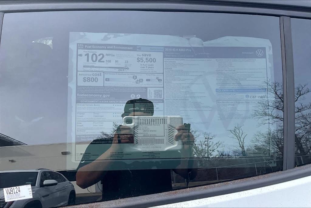 new 2025 Volkswagen ID.4 car, priced at $44,580