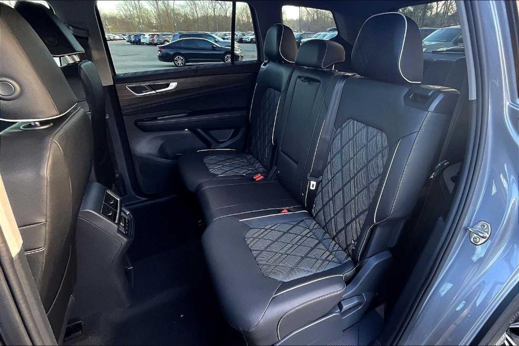 new 2025 Volkswagen Atlas car, priced at $50,468