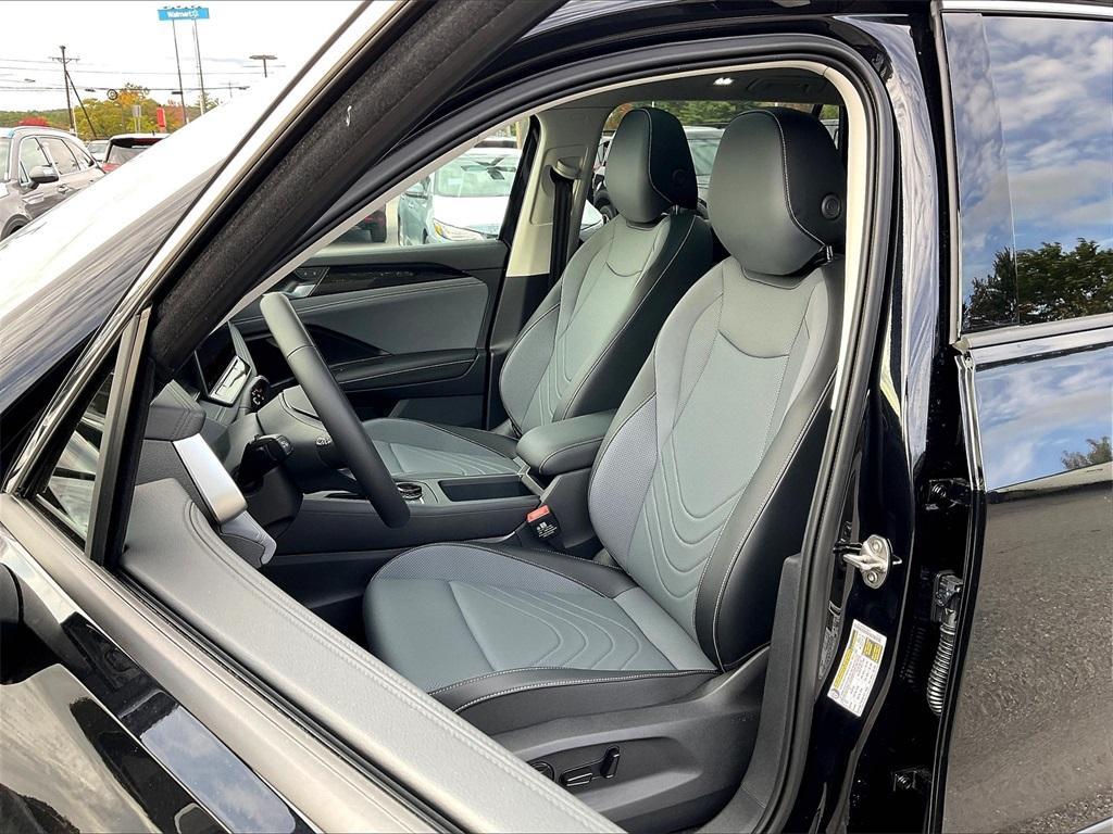 new 2025 Volkswagen Tiguan car, priced at $35,218