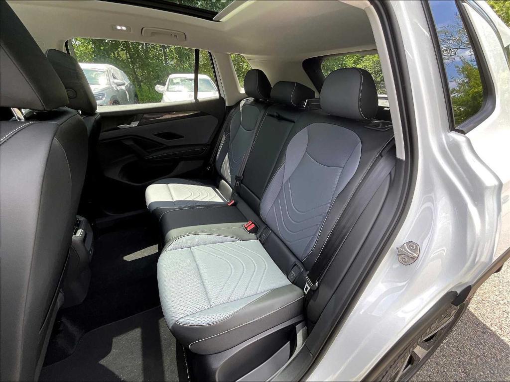 new 2025 Volkswagen Tiguan car, priced at $33,218