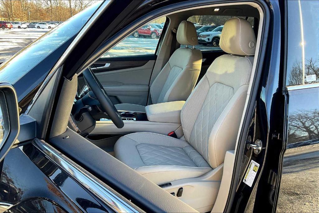 new 2025 Volkswagen Atlas car, priced at $50,577