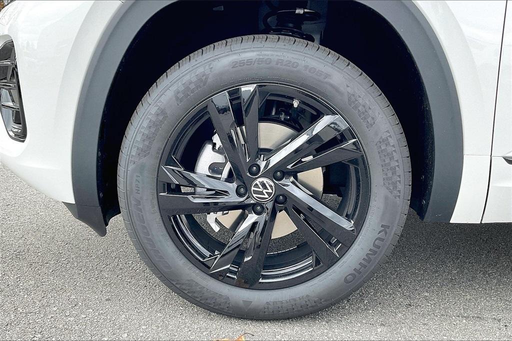new 2025 Volkswagen Atlas Cross Sport car, priced at $49,001