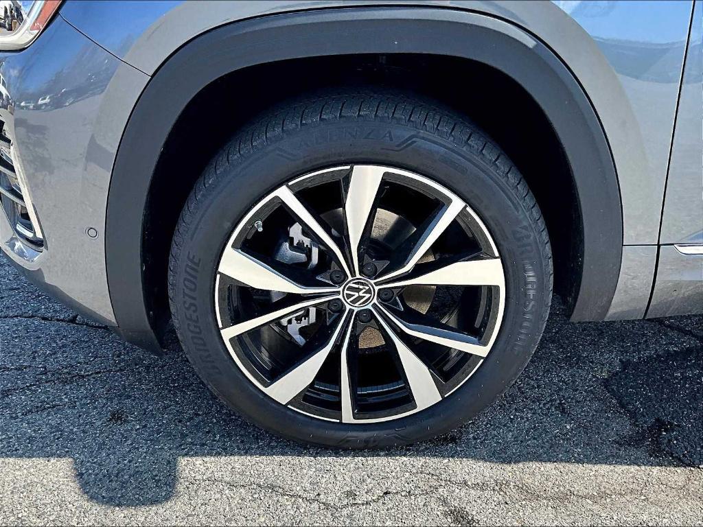 new 2025 Volkswagen Atlas Cross Sport car, priced at $49,737