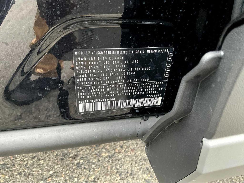 new 2025 Volkswagen Tiguan car, priced at $33,207