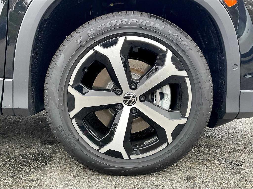 new 2025 Volkswagen Tiguan car, priced at $33,207