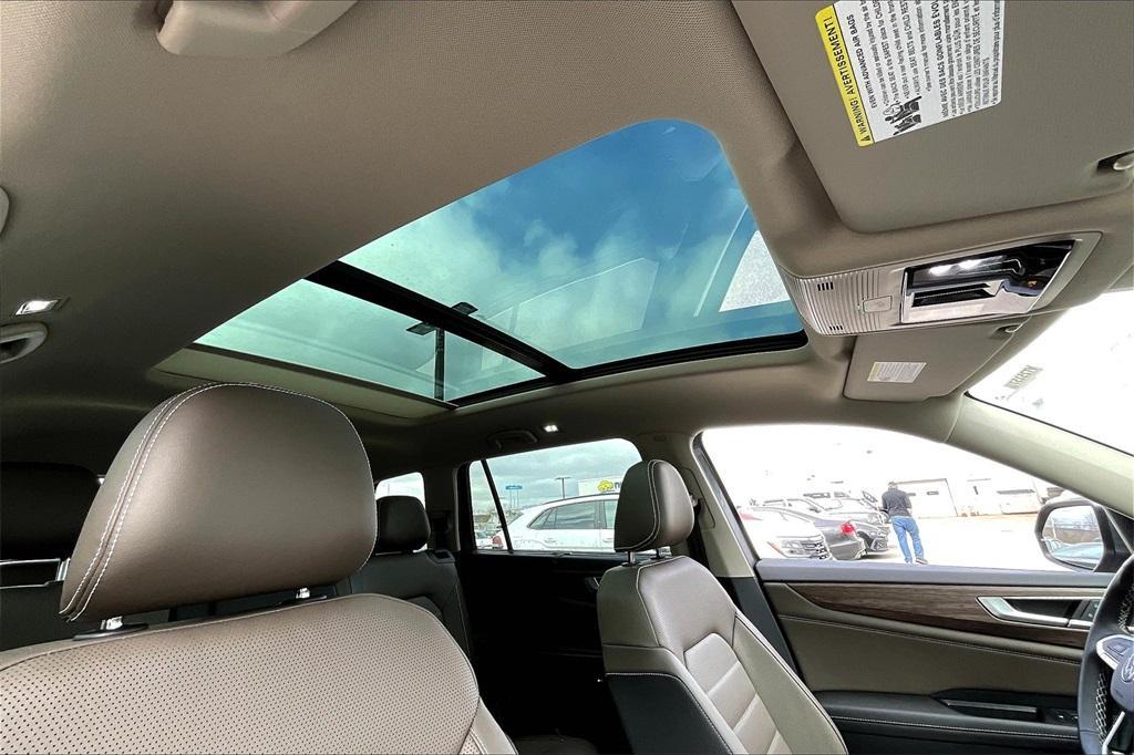 new 2025 Volkswagen Atlas car, priced at $47,131