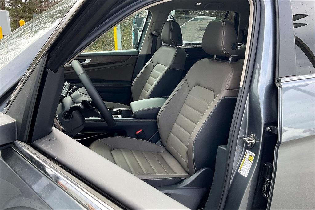 new 2025 Volkswagen Atlas car, priced at $47,131