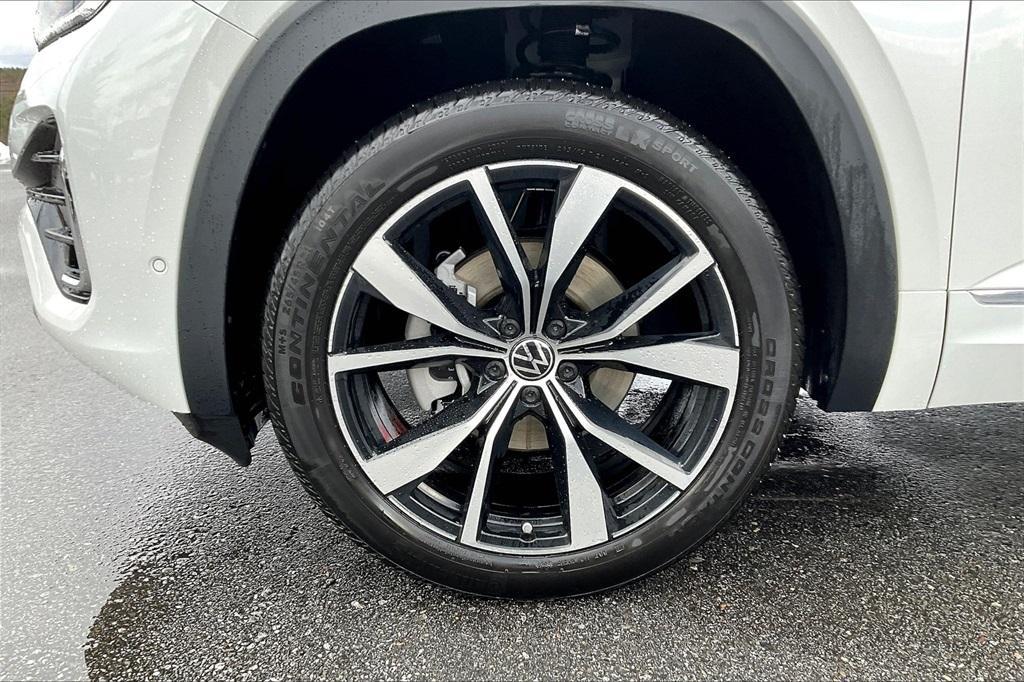 new 2025 Volkswagen Atlas car, priced at $52,886