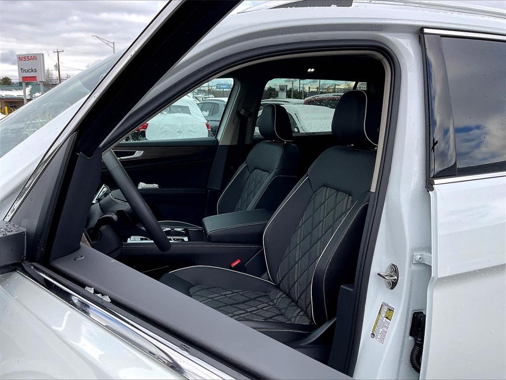 new 2025 Volkswagen Atlas car, priced at $50,977