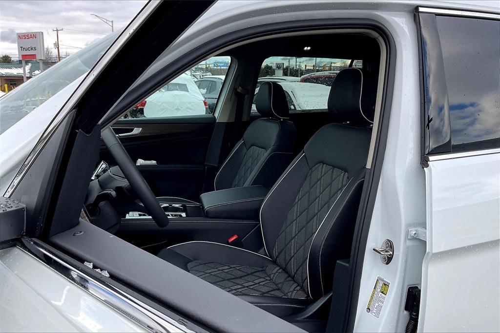 new 2025 Volkswagen Atlas car, priced at $52,886