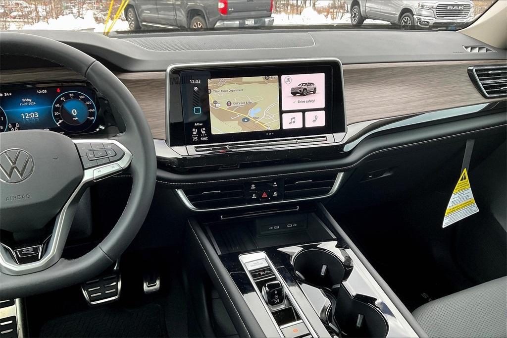 new 2025 Volkswagen Atlas car, priced at $52,886