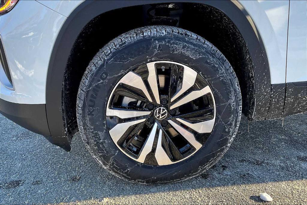 new 2025 Volkswagen Atlas car, priced at $37,580
