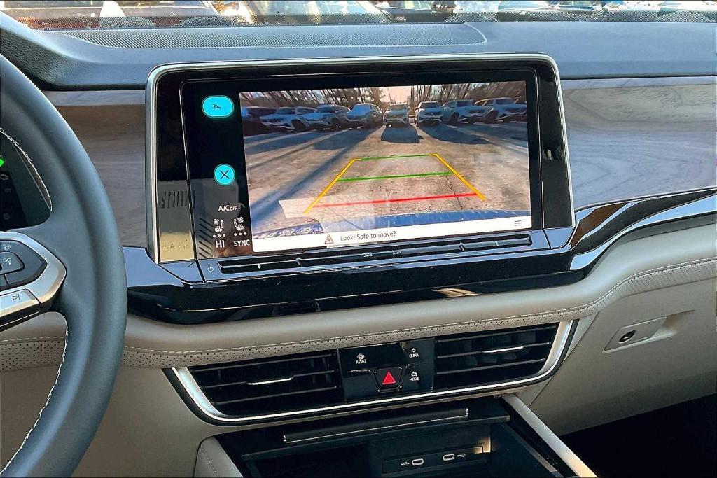 new 2025 Volkswagen Atlas car, priced at $37,580