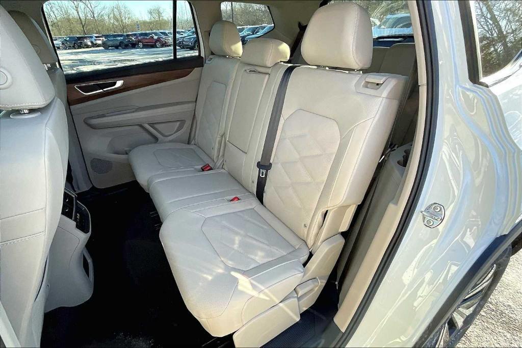 new 2025 Volkswagen Atlas car, priced at $37,580