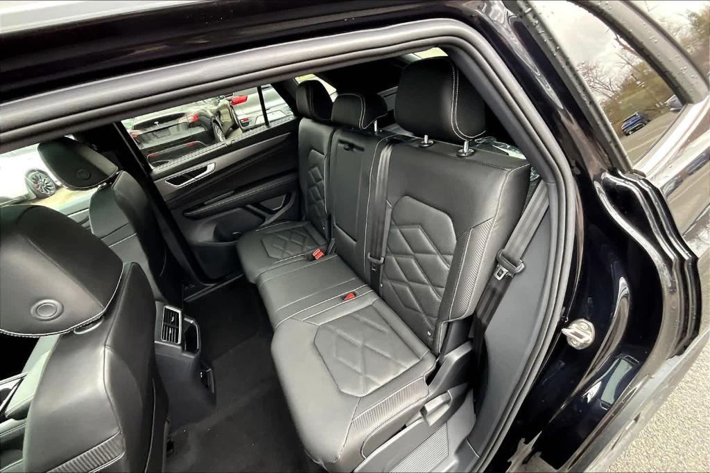 new 2025 Volkswagen Atlas Cross Sport car, priced at $43,008